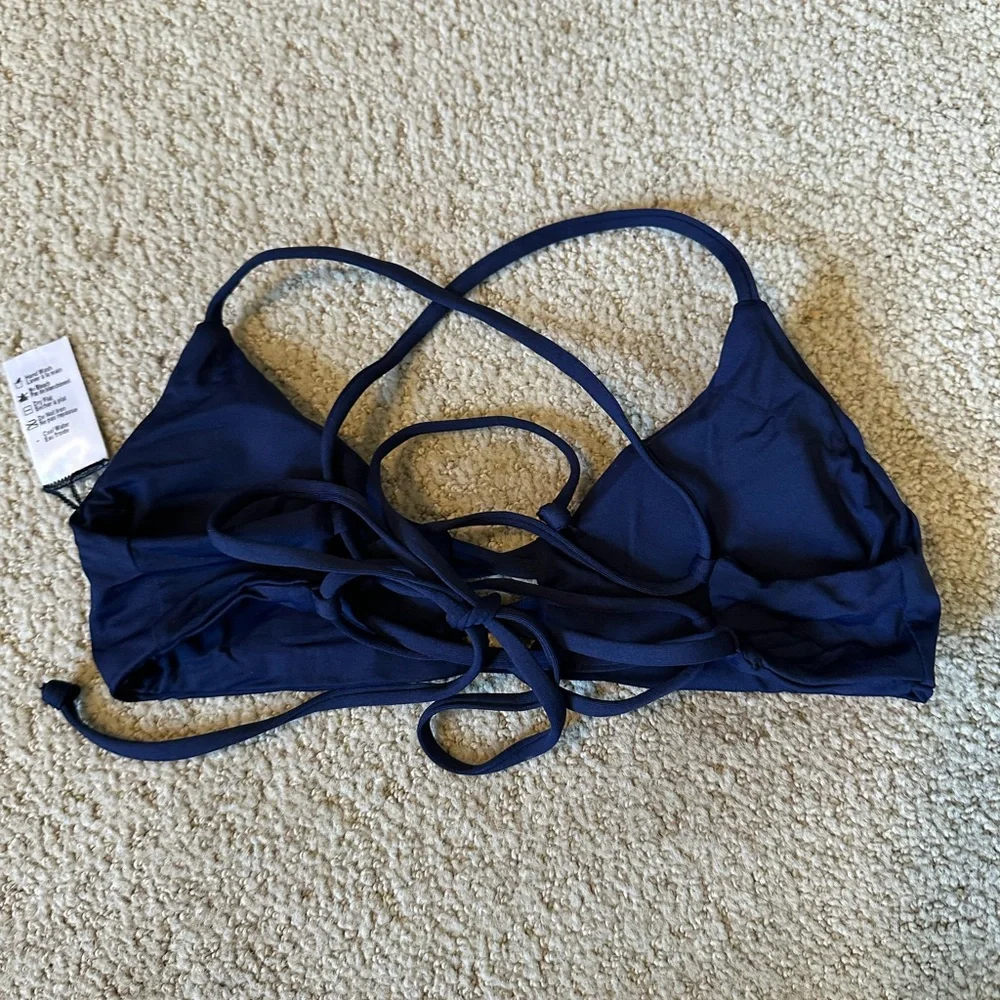 NWOT L*Space cutout front bikini top navy